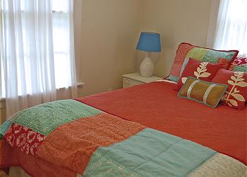 bedroomb000.jpg (15575 bytes)