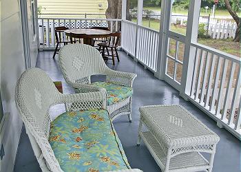 fporch002.jpg (26708 bytes)