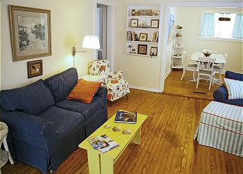 livingroom000.jpg (22100 bytes)